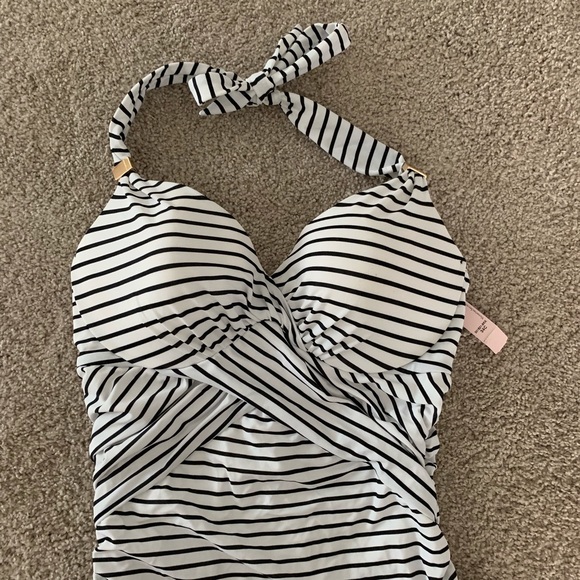 NWT Victoria’s Secret The Unforgettable One Piece - Picture 2 of 8